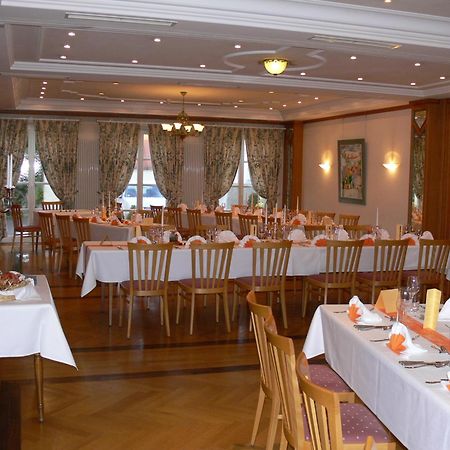 Hotel-Restaurant Roter Ochsen Lauchheim Экстерьер фото