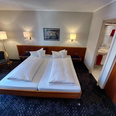 Hotel-Restaurant Roter Ochsen Lauchheim Экстерьер фото