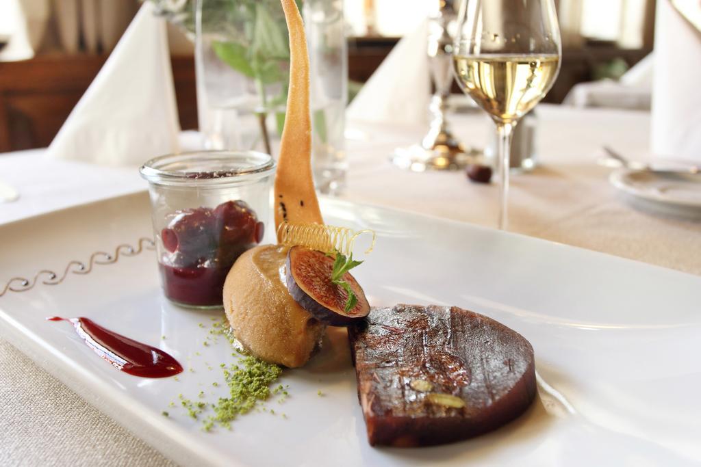 Hotel-Restaurant Roter Ochsen Lauchheim Экстерьер фото