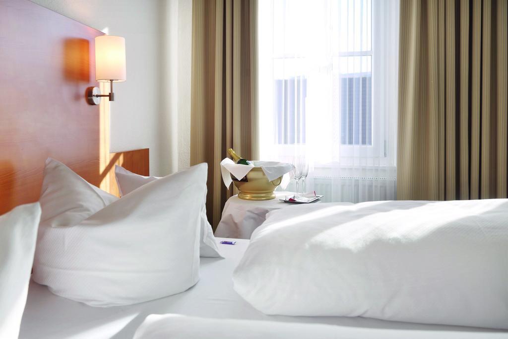 Hotel-Restaurant Roter Ochsen Lauchheim Номер фото