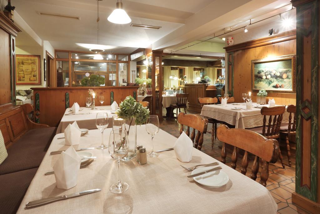 Hotel-Restaurant Roter Ochsen Lauchheim Экстерьер фото
