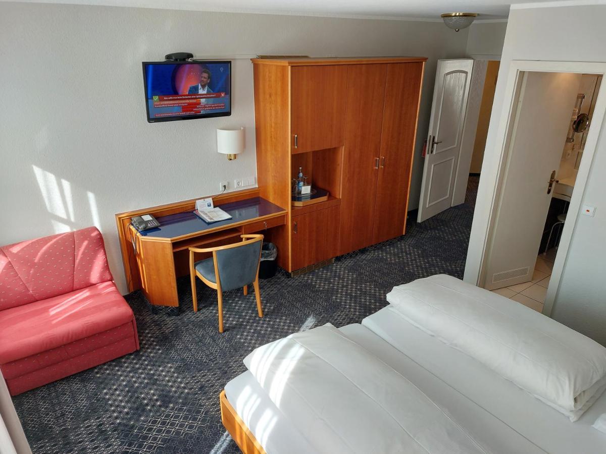 Hotel-Restaurant Roter Ochsen Lauchheim Экстерьер фото