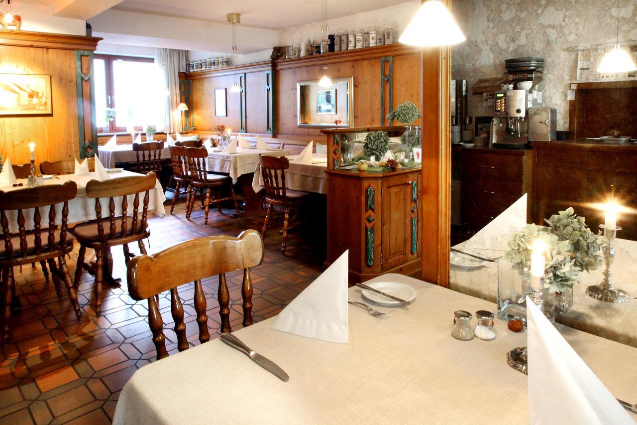 Hotel-Restaurant Roter Ochsen Lauchheim Экстерьер фото