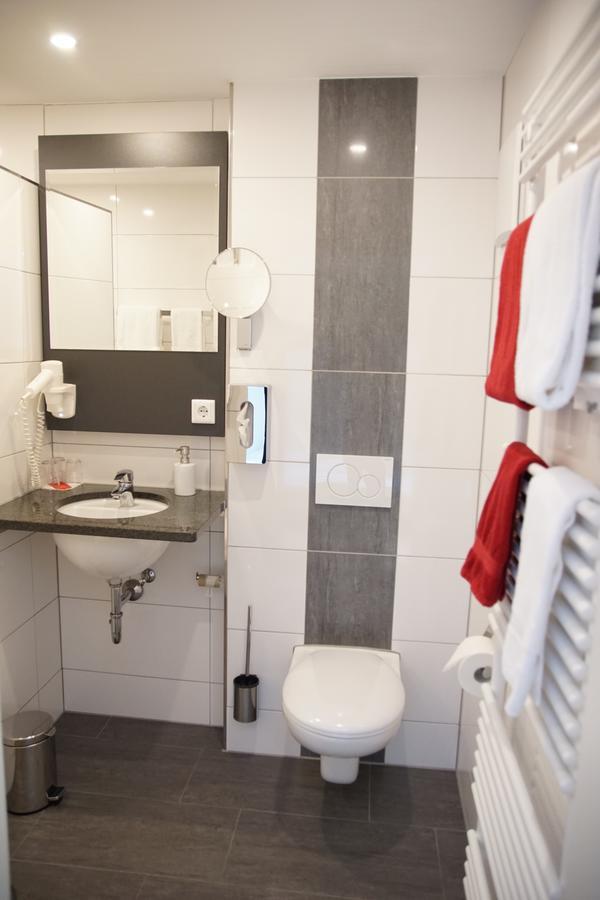 Hotel-Restaurant Roter Ochsen Lauchheim Экстерьер фото
