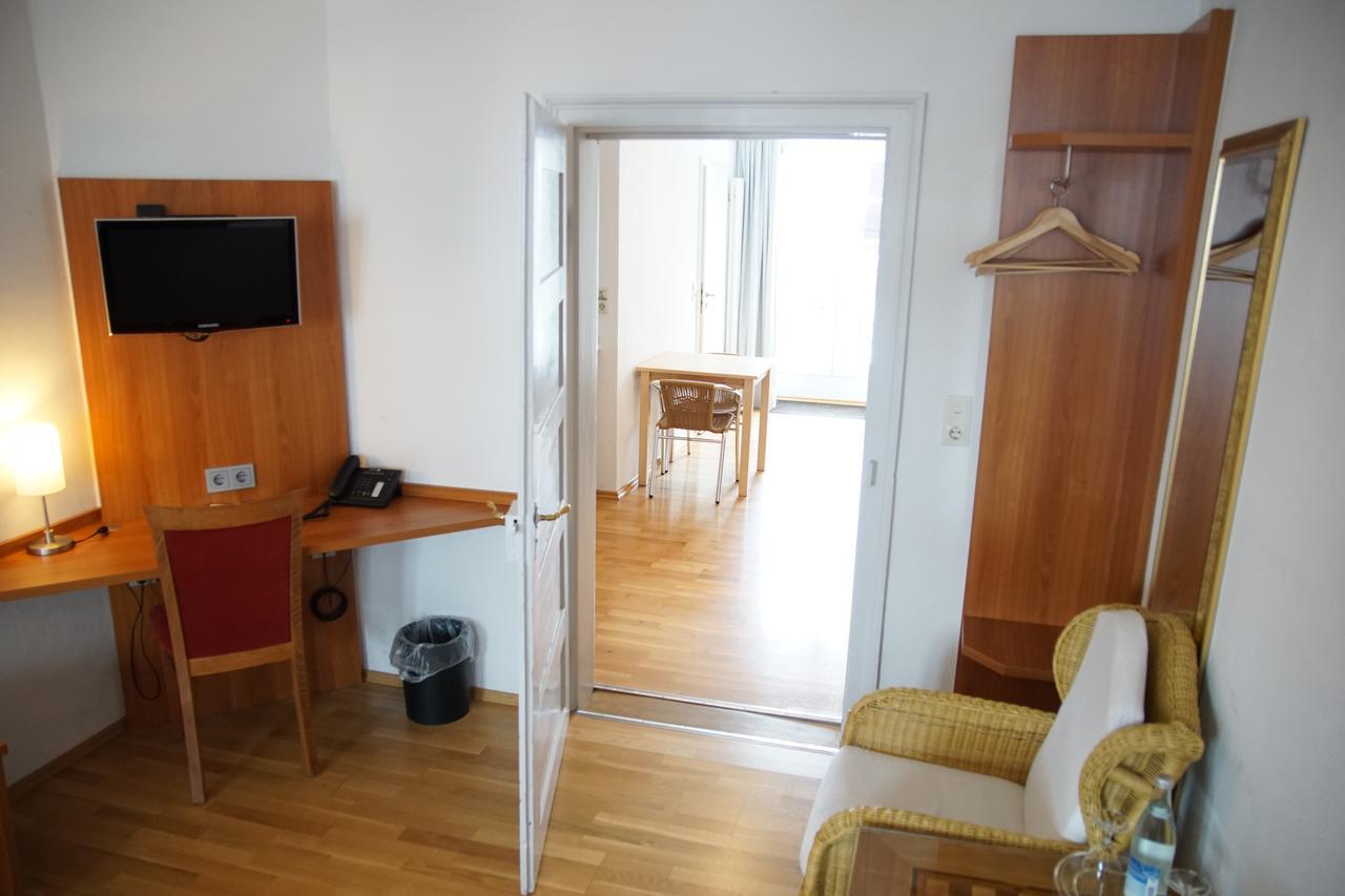 Hotel-Restaurant Roter Ochsen Lauchheim Экстерьер фото