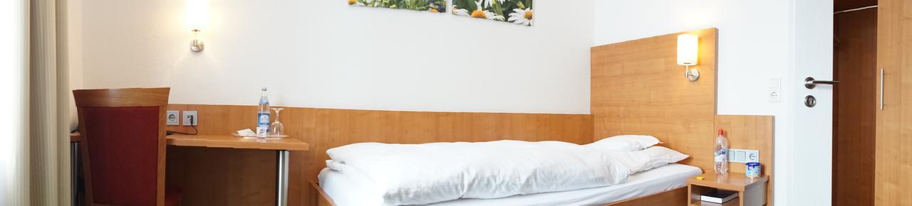 Hotel-Restaurant Roter Ochsen Lauchheim Экстерьер фото