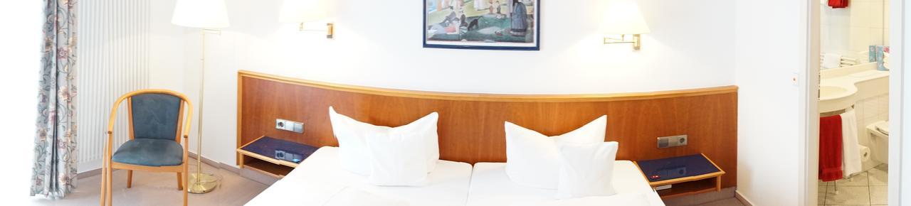 Hotel-Restaurant Roter Ochsen Lauchheim Экстерьер фото
